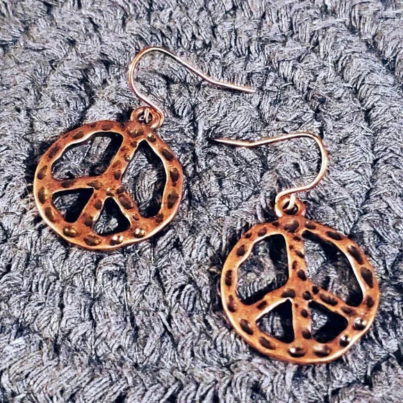 Rustic Antique Copper Hammered Look Peace Sign Earrings - Picture 5 of 6
